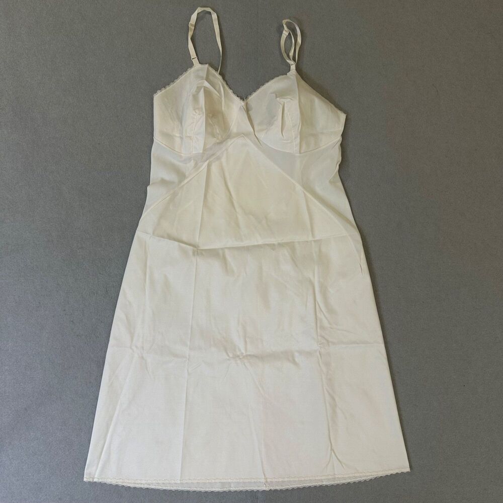 Vintage 60s Vanity Fair Full Slip Dress Sz 36 Nylon, Soft Peach, Ruffle Trim